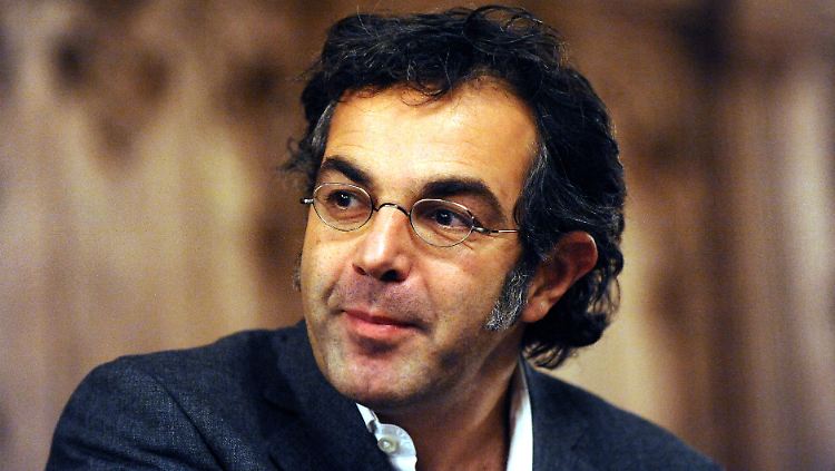 Der Schriftsteller Navid Kermani wird mit dem Friedenspreis des Deutschen Buchhandels ausgezeichnet.