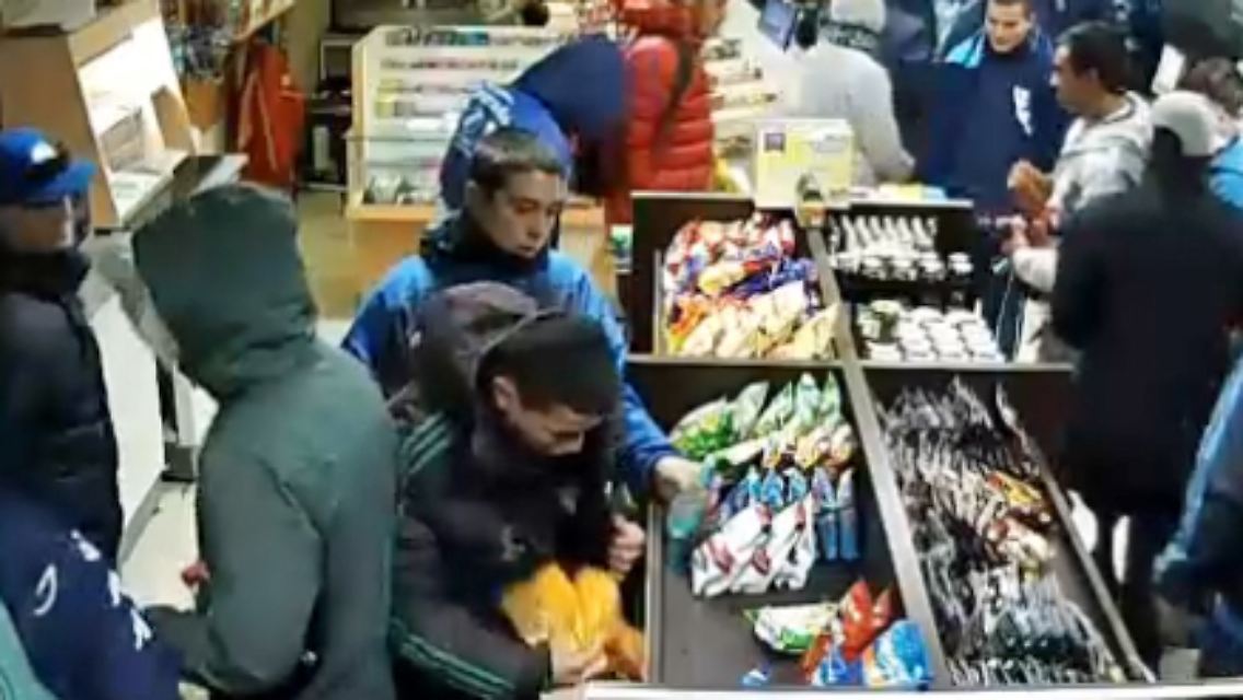 Bolivar_Tankstelle_Ladenkla.jpg