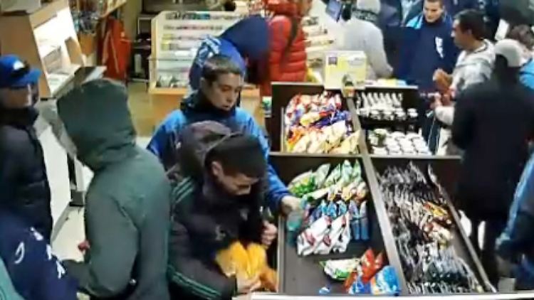 Bolivar_Tankstelle_Ladenkla.jpg