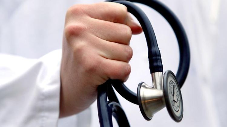 Hilfreich ist es, wenn sich Patienten vorab überlegen, was der Arzt oder die Ärztin zur Krankengeschichte wissen sollte.