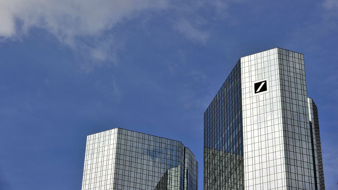 Mehr Milliarden als gedacht: Deutsche Bank füllt Kapitaltöpfe.