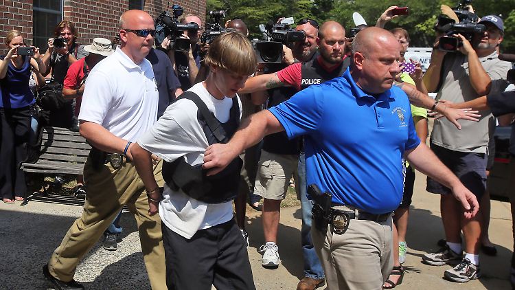 Der verhaftete Dylann R. wurde inzwischen nach Charleston zurückgebracht.