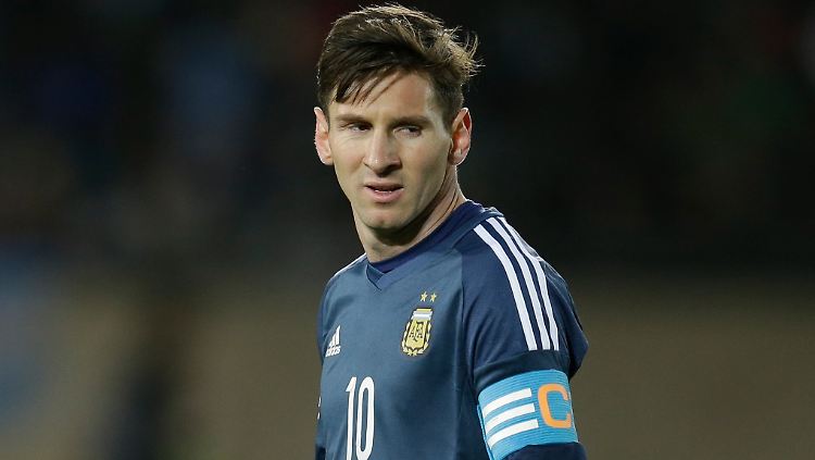 "Ich hoffe, dass nach diesen 100 Spielen auch die Titel dazukommen": Lionel Messi.