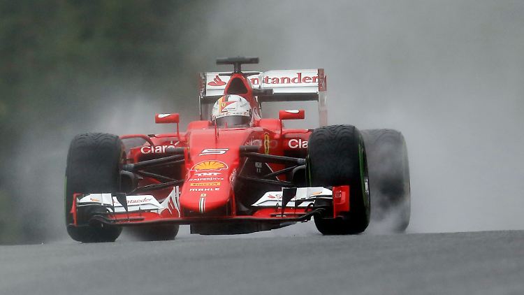 "Es ist sehr rutschig, aber okay": Sebastian Vettel.