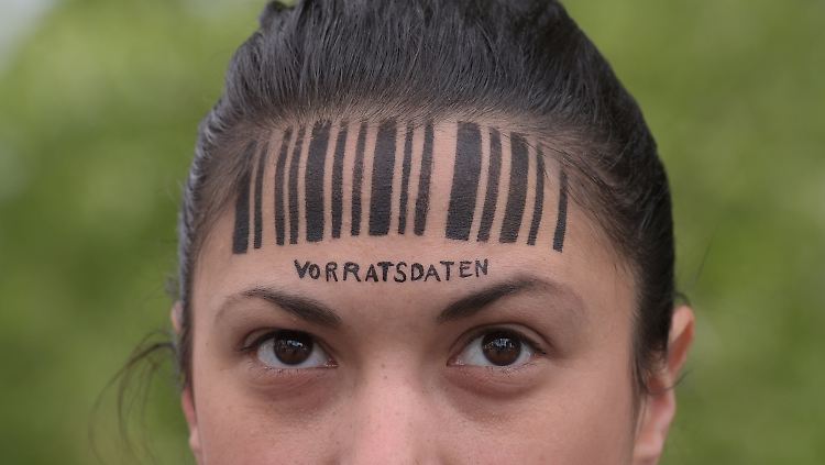 Vor der Berliner Parteizentrale kam es zu Protestaktionen gegen die Vorratsdatenspeicherung.