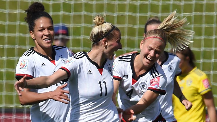 Deutsche Frauen jubeln über vier Tore und den Viertelfinaleinzug bei der WM in Kanada.