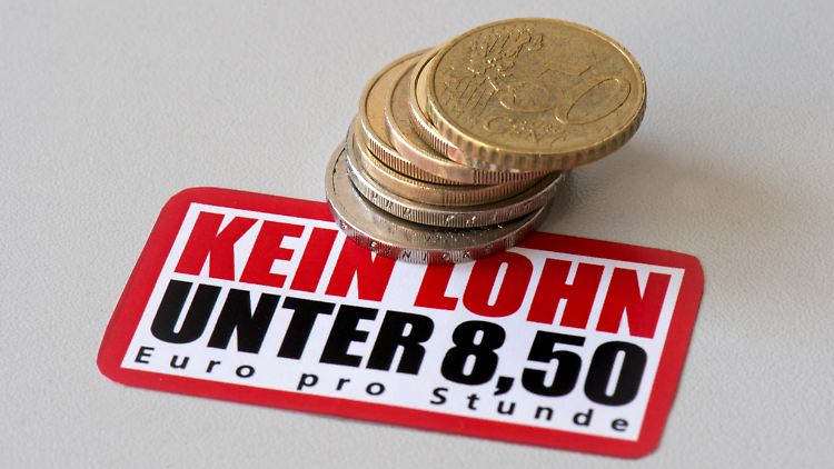 Seit Anfang 2015 gilt flächendeckend der Mindestlohn. Nun wird die Einhaltung der Regelung überprüft.