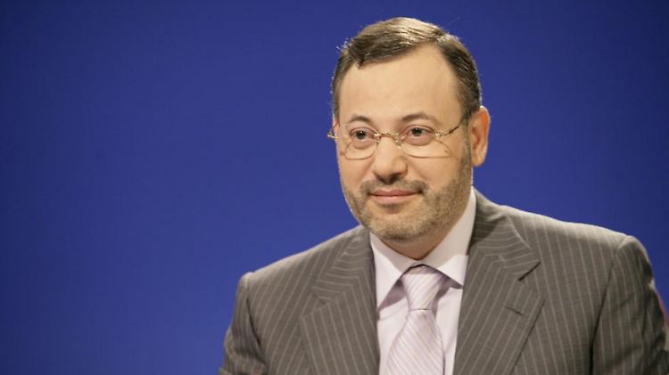 In Ägypten ist Mansur in Abwesenheit zu 15 Jahren Haft verurteilt worden.