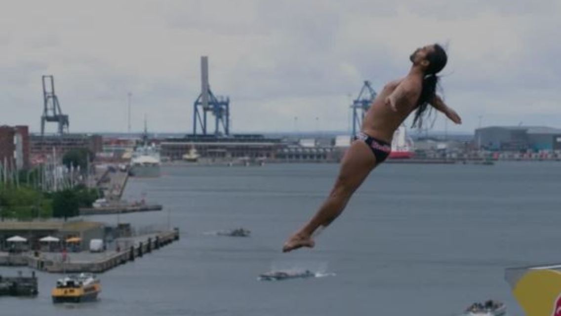 cliff diving.JPG