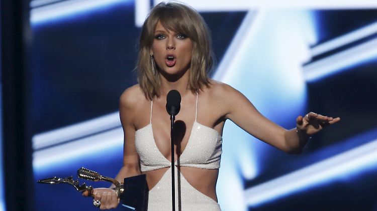 "Wir bitten Sie nicht um kostenlose iPhones. Bitte verlangen Sie von uns nicht, Ihnen unsere Musik ohne Gegenleistung zur Verfügung zu stellen", sagt Taylor Swift.