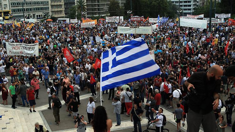 Am Sonntag auf dem Syntagma-Platz vor dem griechischen Parlament.