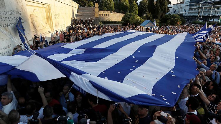 Tausende demonstrieren in Athen für den Verbleib in der Eurozone.