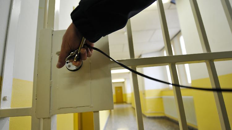 Das Strafrecht soll in Sachen Mord erneuert werden, die Begriffe "Mörder" und "Totschläger" aus dem Paragrafen gestrichen werden.