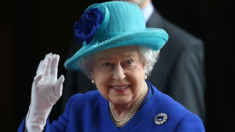 Zahlreiche Schaulustige haben die britische Königin willkommen geheißen.