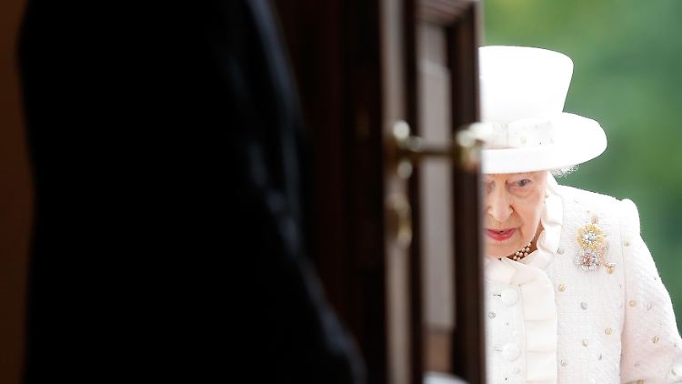 Die Queen bei ihrer Ankunft am Schloss Bellevue.