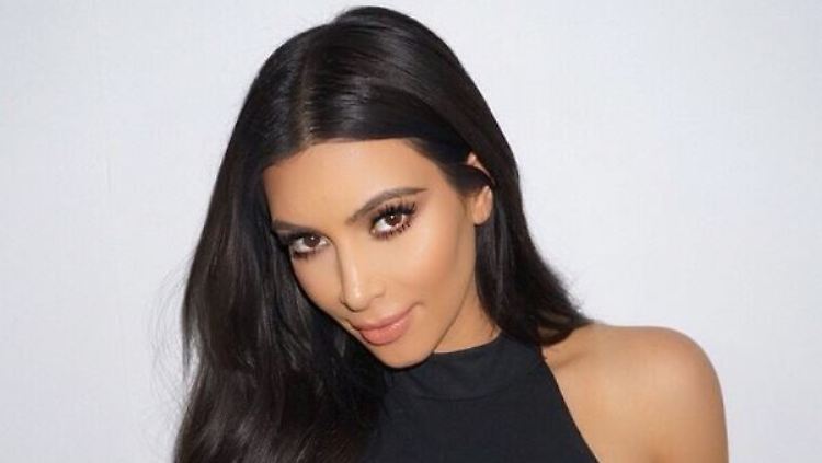 Eine nackte Frau brachte Kim Kardashian um ihren Schlaf.