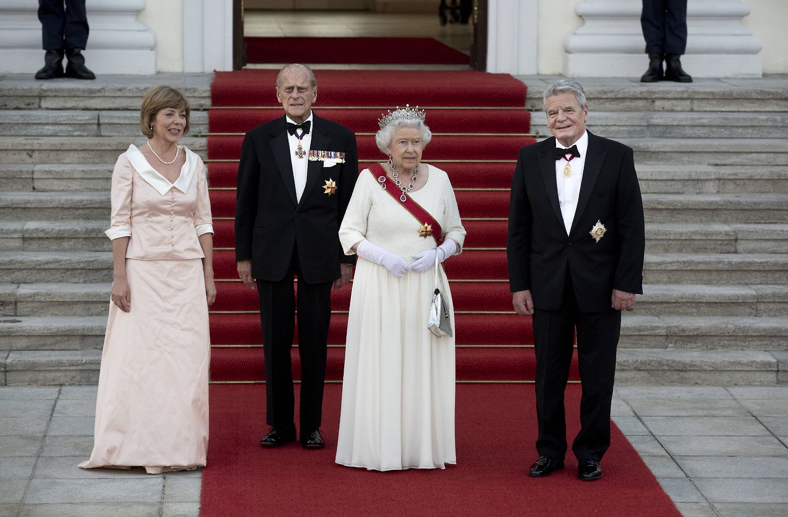 Wenn Queen Elizabeth II. zum Staatsbesuch in Deutschland weilt, muss es natürlich ein anständiges Bankett geben. Gastgeber ist Bundespräsident Joachim Gauck.