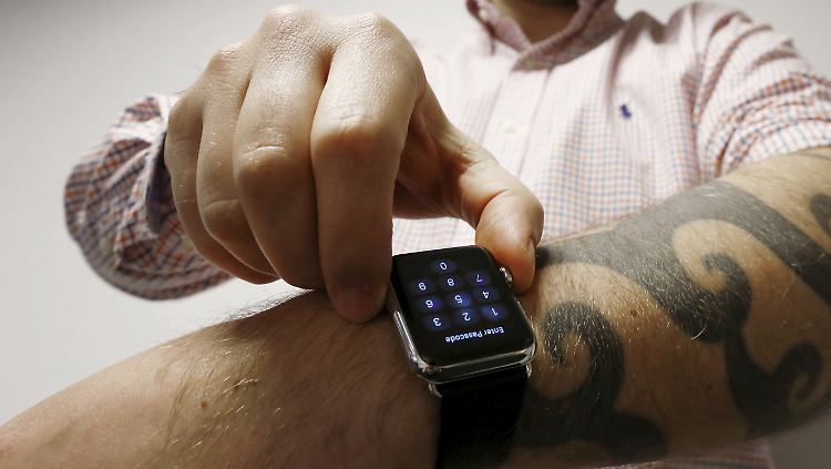 Anfangs verkaufte sich die Apple Watch noch bombig. Doch jetzt gehen nur noch wenige Exemplare über den Ladentisch.