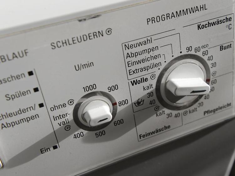Laut Statistik wird eine Waschmaschine heute nach 13 Jahren ausgetauscht. Wenn das Gerät schon innerhalb von zwei Jahren schlappmacht, kann die gesetzliche Gewährleistung helfen.