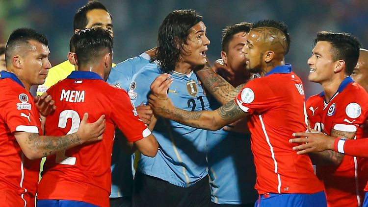Außer sich: Edinson Cavani.