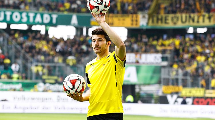Im Angebot: Dortmunds Milos Jojic.