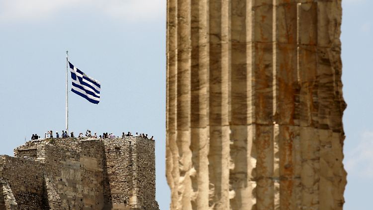 2015-06-26T122451Z_2072775150_GF10000139815_RTRMADP_3_EUROZONE-GREECE.JPG6361609939486013700.jpg