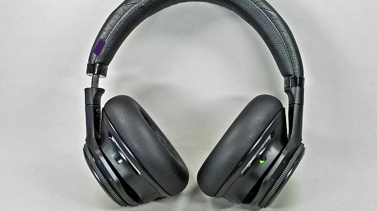 Der Playtronics BackBeat Pro ist in jeder Hinsicht eine Wucht.