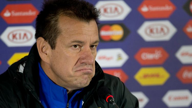 Dunga gehört der weißen Bevölkerung an und wurde beim VfB Stuttgart "o alemão" genant, der Deutsche. 