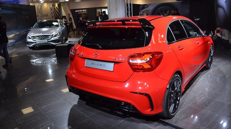 Neben der "Motorsport Edition" präsentiert sich der Mercedes AMG A 45 als stärkster Kompakter der Welt.