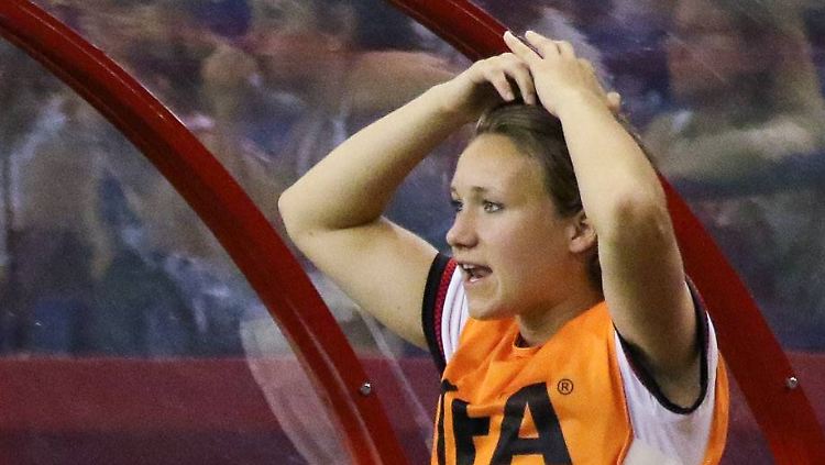 Zittern bis zur letzten Sekunde:  Josephine Hennings Nerven lagen im Spiel gegen Frankreich blank.