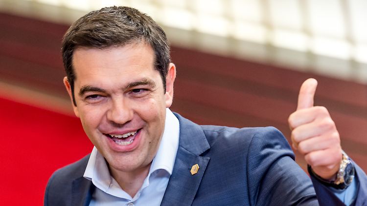 Griechenlands Premier Tsipras verlässt Freitagabend den Brüsseler Gipfel - um dann in Athen das Referendum anzukündigen.