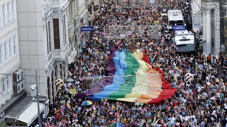 Friedliches, farbenfrohes Fest: Die "Gay Pride" in Istanbul.