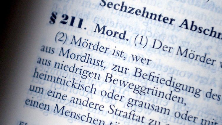  Der Mordparagraf 211 in einem Strafgesetzbuch.