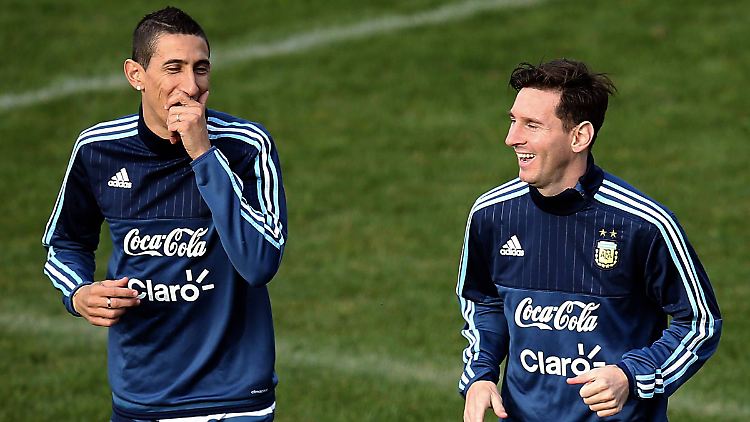 Immerhin, die Laune stimmt: Lionel Messi und Angel Di María.