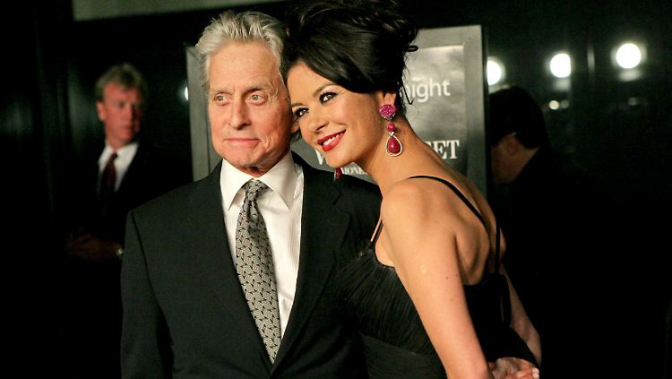 Sie wollen ihr Ehegelöbnis nach 10 Jahren im November erneuern: Douglas und seine Frau Catherine Zeta Jones. 