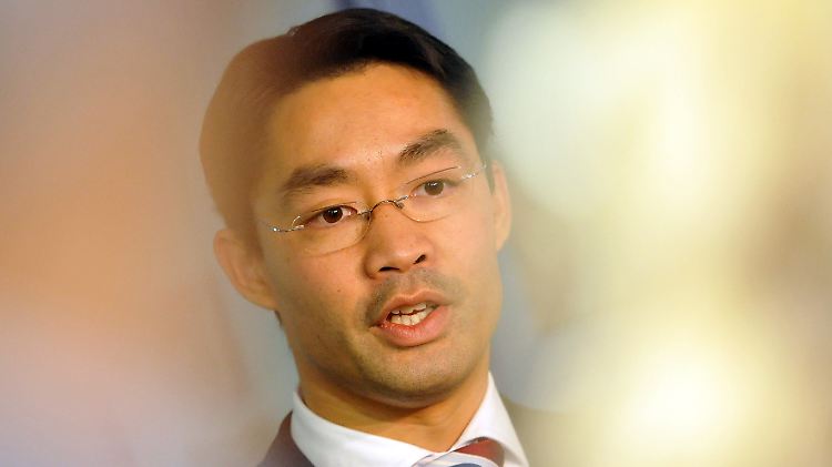Gesundheitsminister Rösler möchte mit seiner Reform die Kosten im Gesundheitssystem deckeln.
