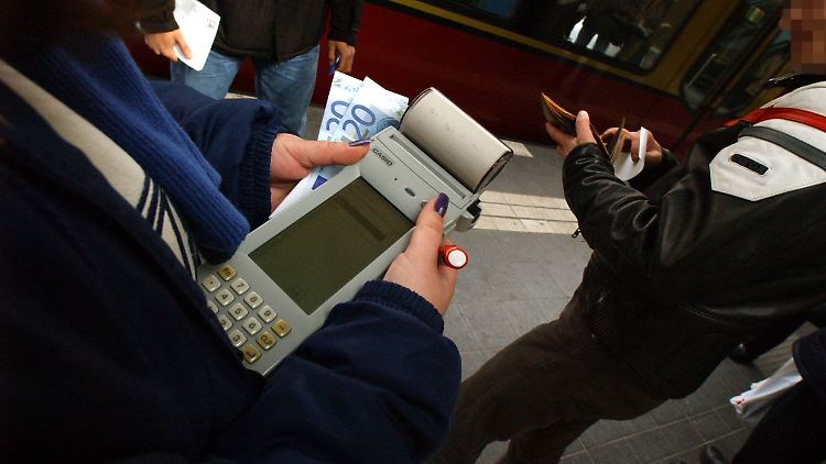 Für Wiederholungstäter kann Schwarzfahren unangenehme Konsequenzen haben.
