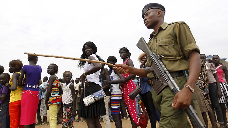 Seit 2011 ist der Südsudan unabhängig - seit Ende 2013 versinkt das Land im Chaos. Zwei Millionen Menschen wurden bereits vertrieben.