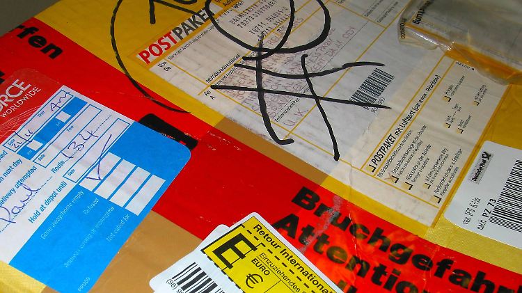 Ist der Inhalt eines Pakets beschädigt oder kommt das Paket gar nicht an, haften die Anbieter in der Regel bis zu einem Wert zwischen 500 und 750 Euro.