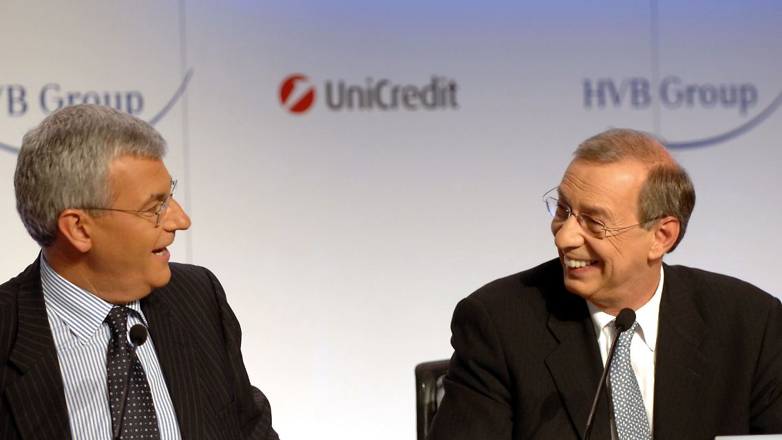 Profumo (l.) und Rampl (r.): ein Bild aus glücklicheren Zeiten. Das Tischtuch zwischen den beiden Bankern ist zerschnitten.