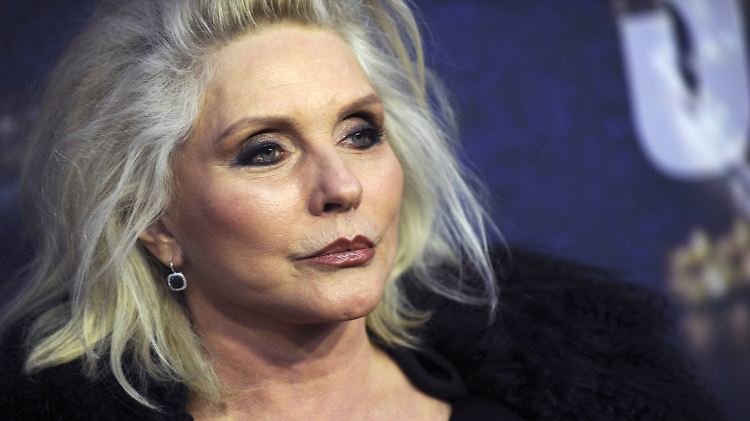 Eine alterslose Augenweide: Madame kurz vor ihrem 70. Geburtstag.