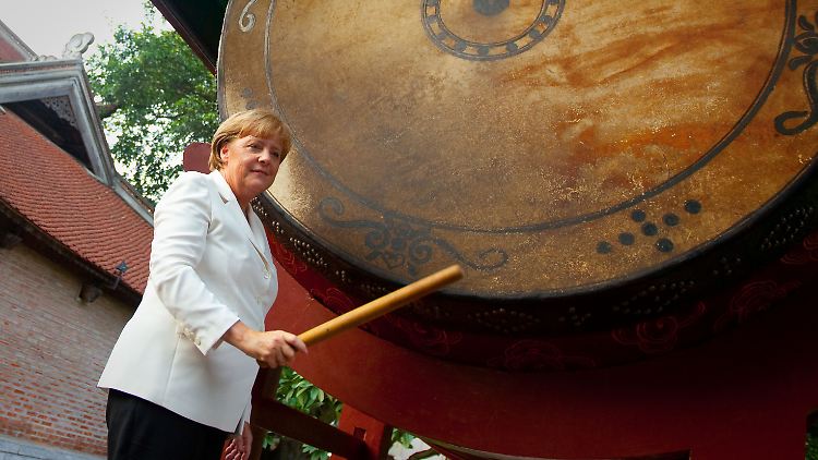Angela Merkel in Vietnam: Am Telefon über Interna gesprochen?