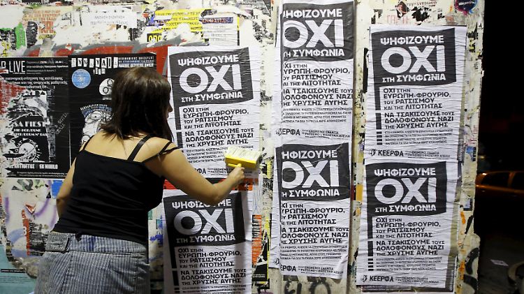 Wahlkampf in Athen. Das "Oxi" (Nein), für das hier geworben wird, richtet sich auch gegen den IWF.