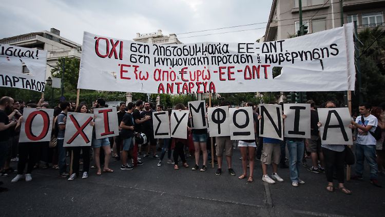 Griechische Jugendliche demonstrieren für ein "Nein" beim Referendum: Ein Grexit löst die Probleme des Landes nicht.