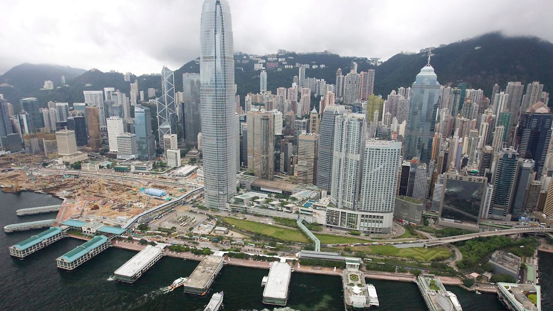 Luftaufnahme der "Hong Kong Island" im chinesischen Hongkong.