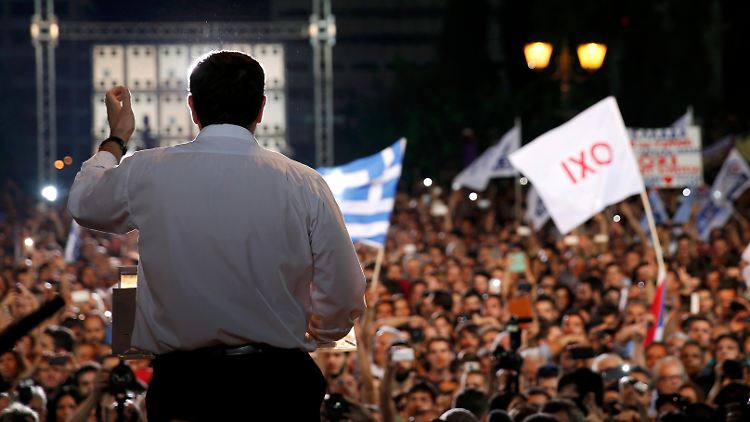 Alexis Tsipras stellt die Nation vor eine Schicksalsentscheidung - und nimmt dabei Anleihen aus der Vergangenheit.