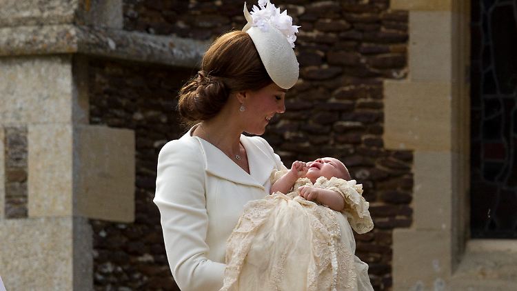 Herzogin Kate mit Prinzessin Charlotte.