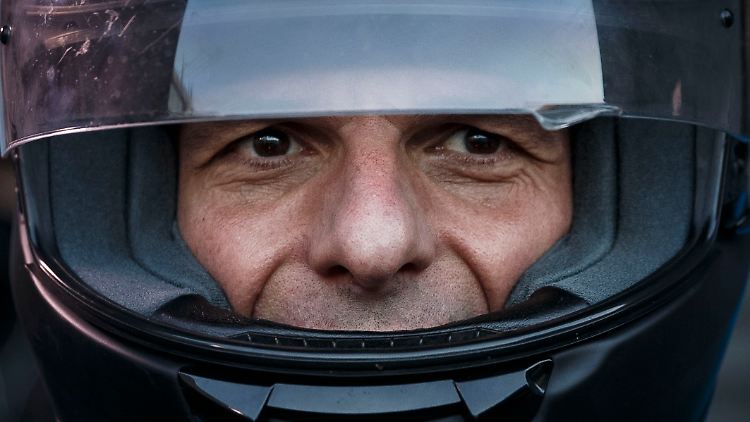 Ex-Minister Varoufakis lehnte seinerzeit öffentlich die Einführung einer Parallelwährung ab. 