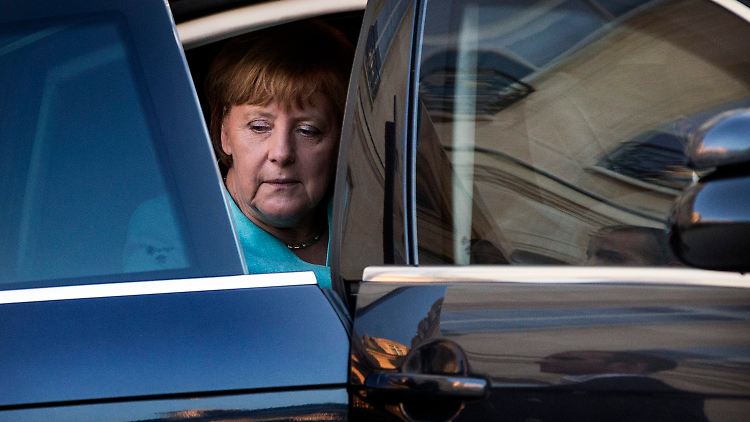 Bislang ließ Angela Merkel nur verlauten, es gebe nicht die Voraussetzungen, um über ein neues Programm für Griechenland zu sprechen.