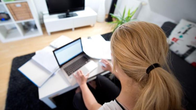 Zu Hause arbeiten, ist für Arbeitnehmer praktisch. Dem muss der Chef zustimmen. Foto: Daniel Naupold